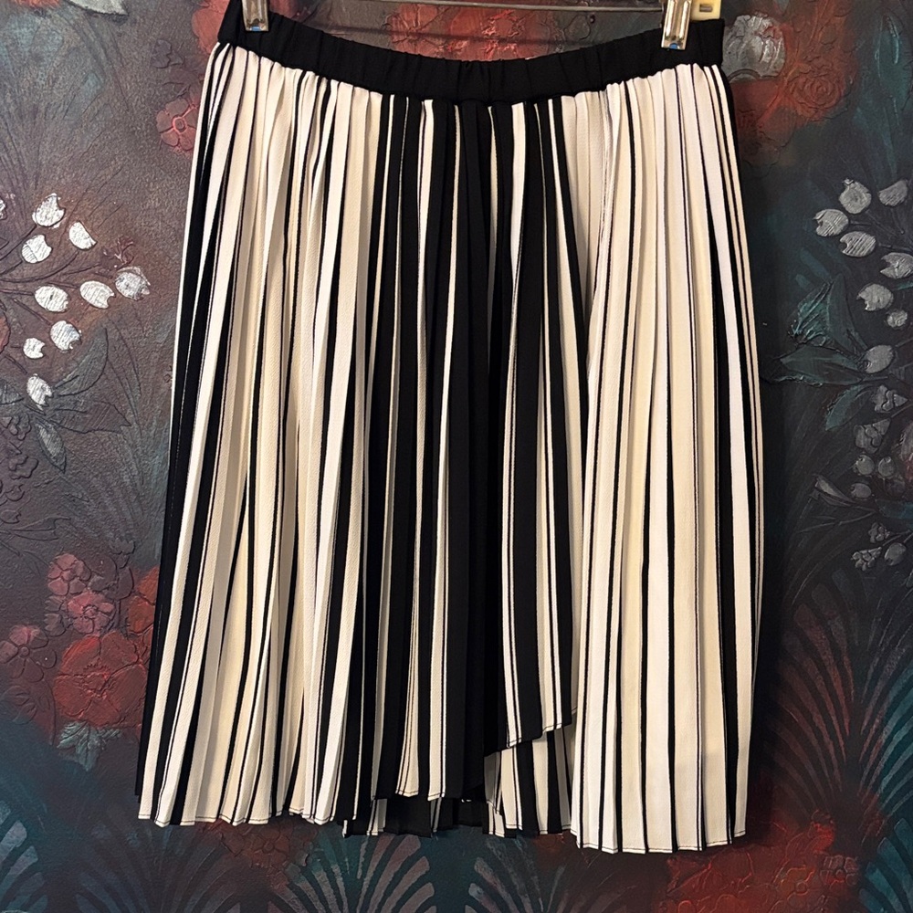 Worthington Black and White A-Line Skirt